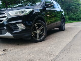 2018 Ford Kuga II Рестайлинг, чёрный, 1700000 рублей, вид 2