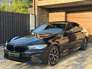 2022 BMW 5 серии 540i VII (G30/G31/G38) Рестайлинг, чёрный, 4590000 рублей, вид 1