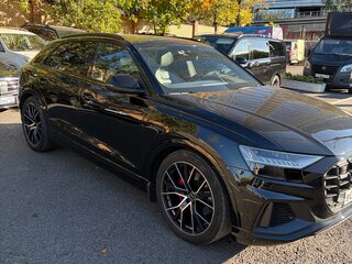2022 Audi Q8 55 TFSI I (4M), чёрный, 8900000 рублей, вид 2