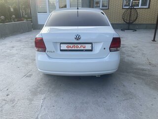 2014 Volkswagen Polo V, белый, 690000 рублей, вид 4