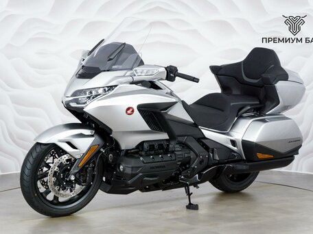 2025 Honda GL 1800 Gold Wing, серебристый, 3199000 рублей, вид 3