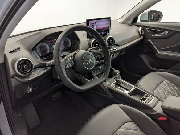 2026 Audi Q2 35 TFSI I Рестайлинг, серый - вид 7