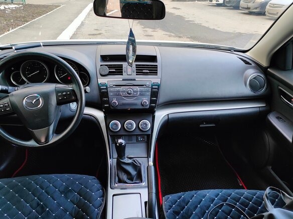 2010 Mazda 6 II (GH) Рестайлинг, белый, 1200000 рублей - вид 4