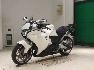 2010 Honda VFR 1200, белый, 953000 рублей, вид 4
