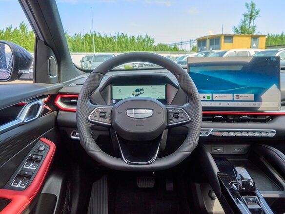 2026 Geely Coolray I Рестайлинг 2, фиолетовый, 2916000 рублей - вид 26