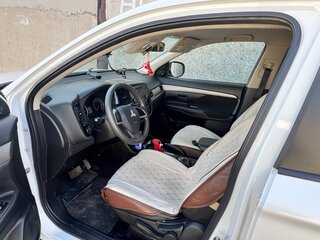 2014 Mitsubishi Outlander III, белый, 1700000 рублей, вид 4