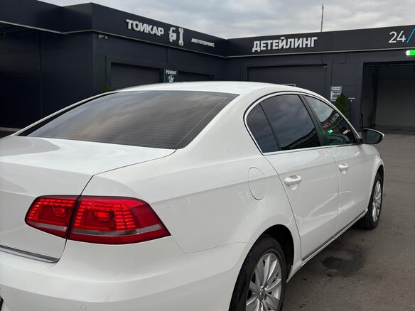 2013 Volkswagen Passat B7, белый - вид 2