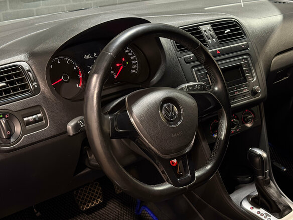 2017 Volkswagen Polo V Рестайлинг, синий, 1170000 рублей - вид 7