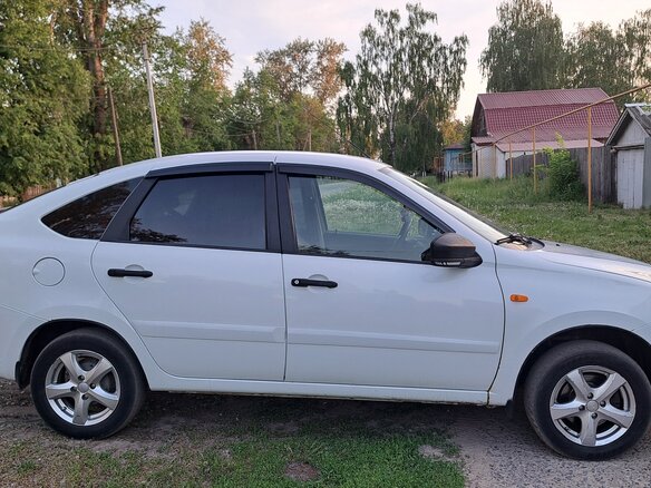 2015 Lada (ВАЗ) Granta I, белый, 550000 рублей - вид 1