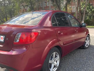 2011 Kia Rio II Рестайлинг, красный, 450000 рублей, вид 3