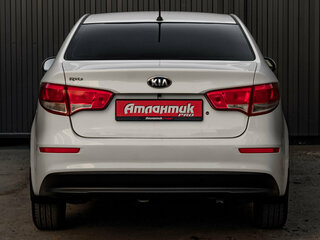 2016 Kia Rio III Рестайлинг, белый, 960000 рублей, вид 5