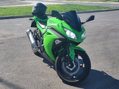 2014 Kawasaki Ninja 300, зелёный, 420000 рублей, вид 1