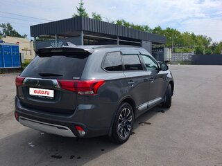 2022 Mitsubishi Outlander III Рестайлинг 3, серый, 2350000 рублей, вид 5
