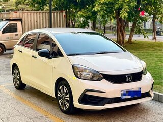 2023 Honda Fit Crosstar IV Рестайлинг, белый, 1050000 рублей, вид 3