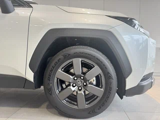 2026 Toyota RAV4 VI (XA60), белый, 5000000 рублей, вид 3