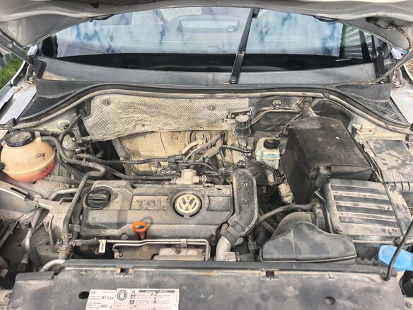 2011 Volkswagen Tiguan I Рестайлинг, серебристый, 730000 рублей - вид 17