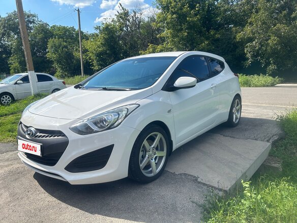 2013 Hyundai i30 II, белый, 850000 рублей