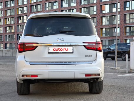 2019 Infiniti QX80 I Рестайлинг 2, белый, 5000000 рублей, вид 4