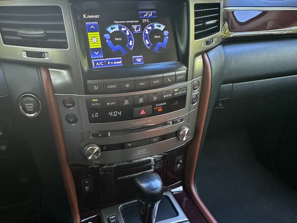 2015 Lexus LX 570 III Рестайлинг, чёрный, 4500000 рублей - вид 5