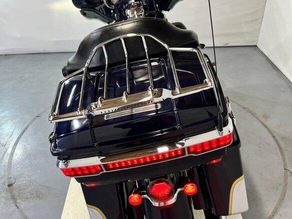 2012 Harley-Davidson Electra Glide, серебристый, 980000 рублей - вид 18