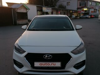 2018 Hyundai Solaris II, белый, 910000 рублей, вид 1