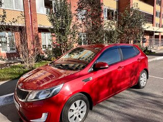 2013 Kia Rio 5-speed III, красный, 790000 рублей, вид 1