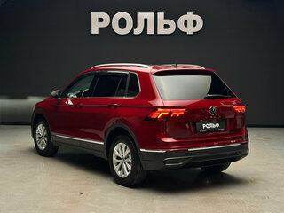 2021 Volkswagen Tiguan II Рестайлинг, красный, 2490000 рублей, вид 3
