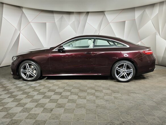 2019 Mercedes-Benz E-Класс 200 V (W213, S213, C238), красный, 3999999 рублей - вид 4