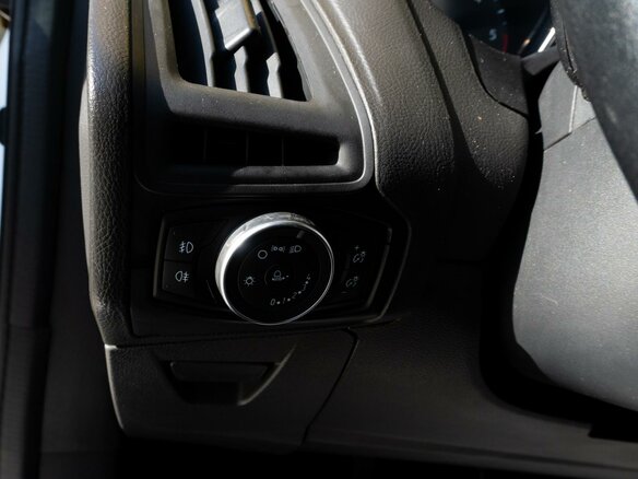 2016 Ford Focus III Рестайлинг, жёлтый, 1149000 рублей - вид 15