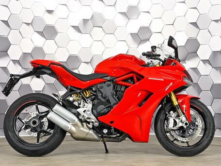 2018 Ducati Supersport, красный, 849000 рублей, вид 3