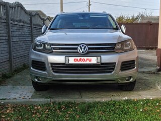 2014 Volkswagen Touareg II Рестайлинг, серый, 2500000 рублей, вид 2