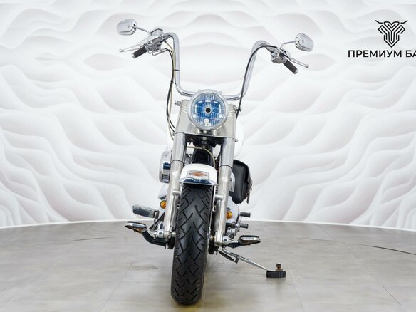 2005 Harley-Davidson Fat Boy, белый, 805000 рублей - вид 3