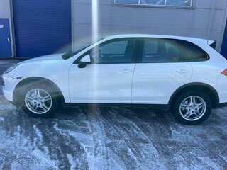 2011 Porsche Cayenne S Hybrid II (958), белый, 1400000 рублей, вид 3