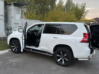 2014 Toyota Land Cruiser Prado 150 Series Рестайлинг 1, белый, 3750000 рублей, вид 2