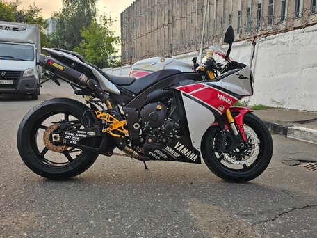 2011 Yamaha YZF-R1, белый, 1300000 рублей, вид 1