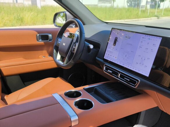 2024 Li Auto (Lixiang) L6 I, серый, 7100000 рублей - вид 24