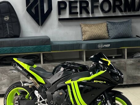 2011 Yamaha YZF-R1, чёрный, 380000 рублей, вид 4