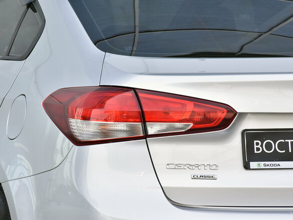 2019 Kia Cerato III Рестайлинг (Classic), серебристый, 1450000 рублей - вид 6