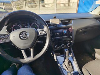 2017 Skoda Octavia III (A7) Рестайлинг, белый, 1800000 рублей, вид 5