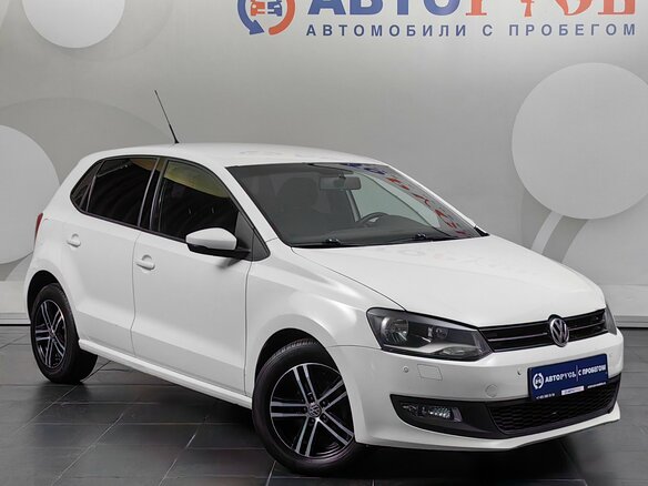 2012 Volkswagen Polo V, белый, 620000 рублей