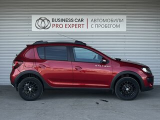 2018 Renault Sandero Stepway II Рестайлинг, красный, 869000 рублей, вид 4