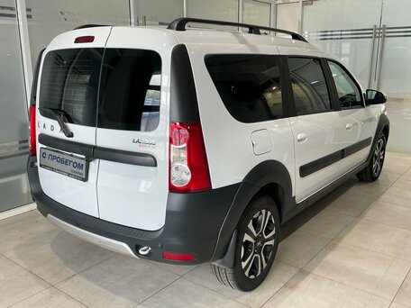 2025 Lada (ВАЗ) Largus Cross I Рестайлинг, белый, 1174000 рублей, вид 4