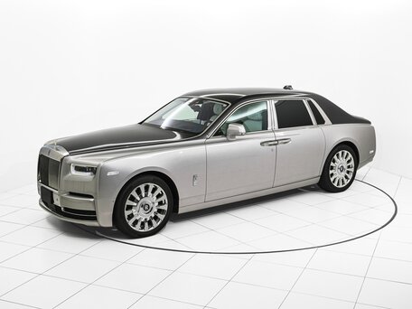 2019 Rolls-Royce Phantom VIII (Series I), серебристый, 32600000 рублей, вид 4