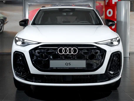 2026 Audi Q5 L III (GU), белый, 6700000 рублей, вид 3