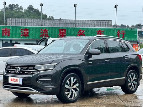 2022 Volkswagen Tayron I, чёрный, 1840000 рублей, вид 1