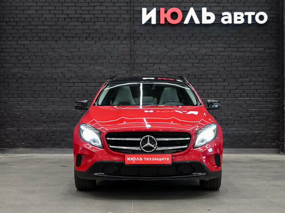 2014 Mercedes-Benz GLA 250 I (X156), красный - вид 2