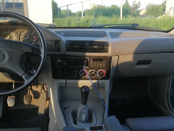 1991 BMW 5 серии 535i III (E34), зелёный - вид 21