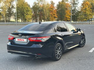 2021 Toyota Camry VIII (XV70) Рестайлинг, чёрный, 1911000 рублей, вид 2