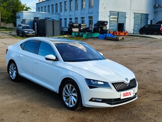 2016 Skoda Superb III, белый, 2590000 рублей, вид 3