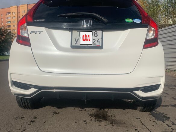 2019 Honda Fit III Рестайлинг, белый, 1275000 рублей - вид 6